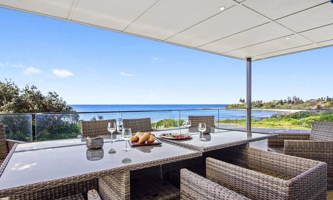 Culburra Beach House | Catalina – beachfront accommodation