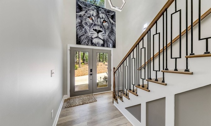 Helen House | Catalytic– Kentucky Derby Themed Mountain Getaway