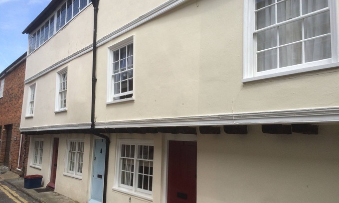 The King's Mile House | CATHEDRAL VIEW COTTAGE, CANTERBURY