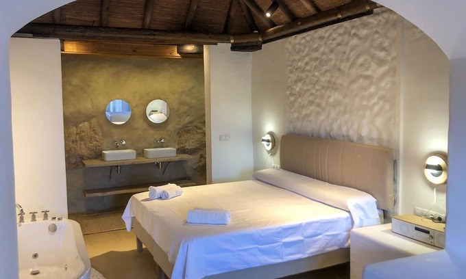 Alora House | Cave House El Naranjo Rocabella Private Pool