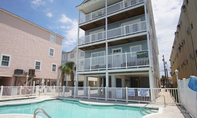 North Myrtle Beach House | Cayman Villas A2 - Luxury Cherry Grove Home with Game Room and Pool