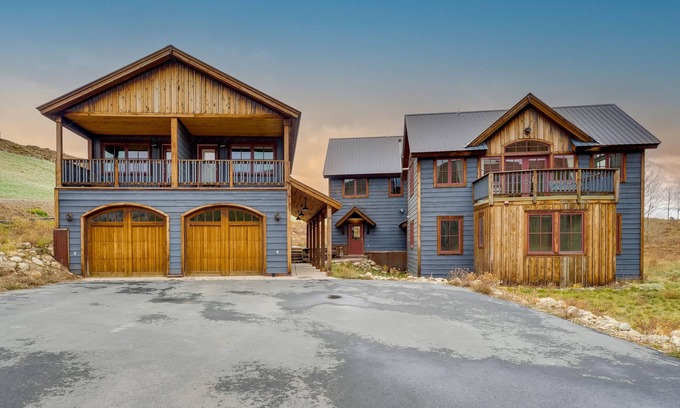 Crested Butte House | 'CB Trailhouse' - Walk to Meridian Lake!