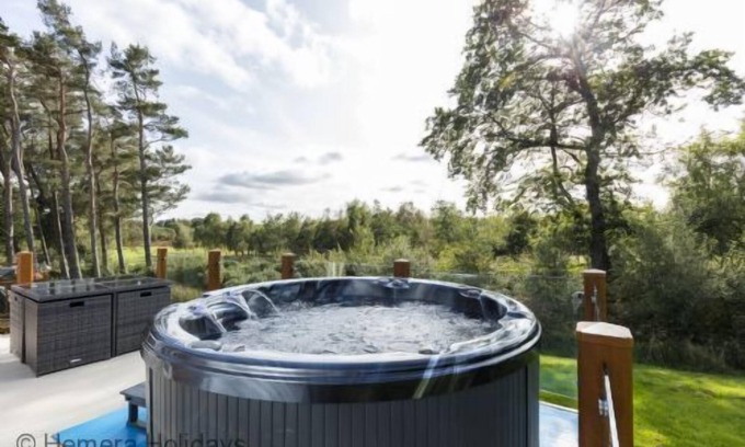 Swarland Cottage | Cedar Hot Tub Lodge - 2 large Bedrooms, ensuite Shower Room, Luxury Living Space