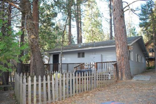Bass Lake House | Cedar-lake Area Free Night Special