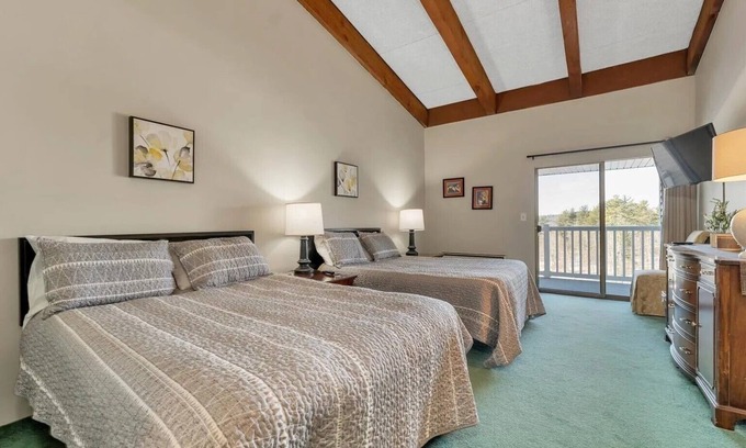 Weirs Beach Apartment | Cedar Lodge Room-Private Balcony Close to Weirs!