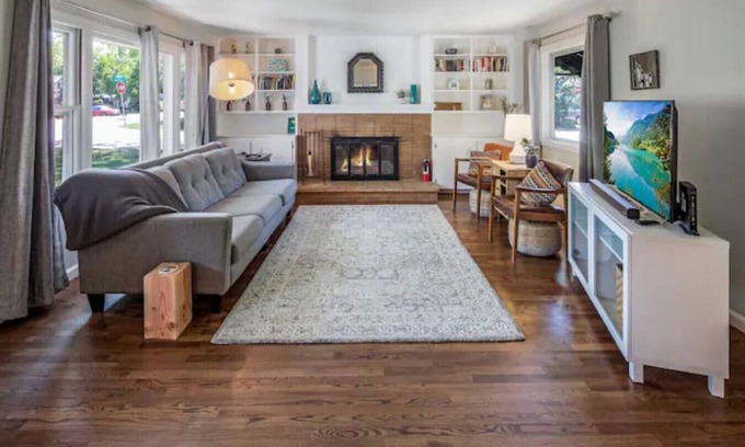 South Boise Village House | Celebration Chalet! near BSU Pets Welcome!