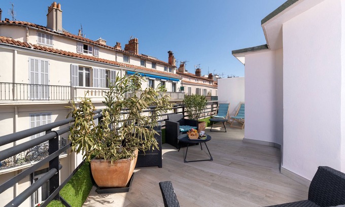 Toulon Hotel | Celenya Hôtel