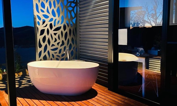 Grattai Cabin | Celestine - 1 Bed Cabin with Outdoor Bath - Kundalini Lodge