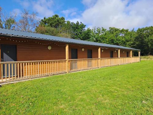 Cwm-twrch Isaf Hotel | Celtic Minor Stables