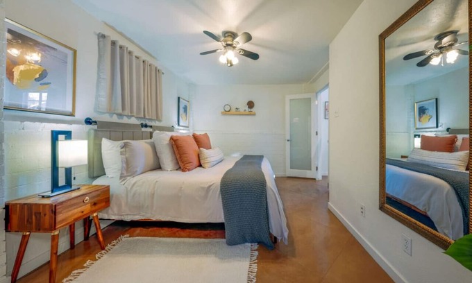 Blenman-Elm Apartment | Central/1 BR & 1 BA/Guesthouse/Fenced/Cozy