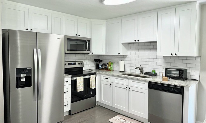 Westminster House | Central 5-BR Retreat with Basement Kitchenette & Convenient Freeway Access