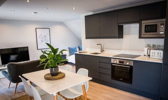 Abergavenny Apartment | Central Abergavenny Renovated Loft Apartment