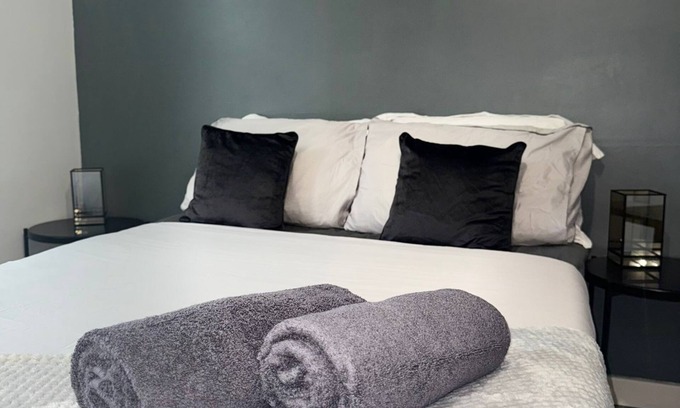 The Westside Apartment | Central Apartment | Broadway Plaza | Smart TVs