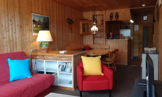 Cohennoz Apartment | Central Apartment for 5, Near Slopes & Shops, Crest-Voland