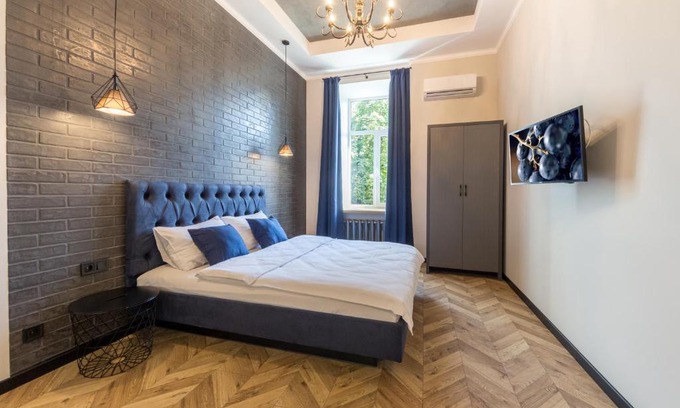 Khreshchatyy Yar Apartment | Central Apartments Maidan Area