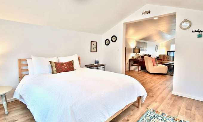 Port Angeles House | Central basecamp for Hurricane Ridge & downtown