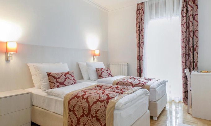 Kosancicev Venac Apartment | Central Belgrade Apartment 4