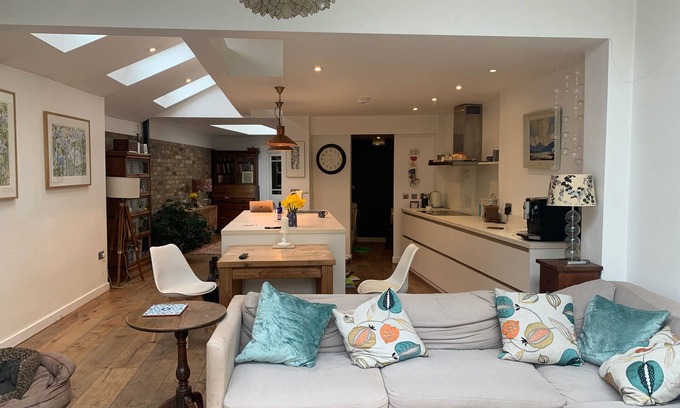 Cambridge House | Central Cambridge, opposite Jesus Green with river views (new listing)