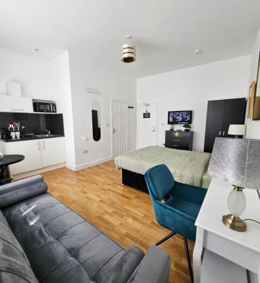 Leek House | Central Chambers Suites - Suite 1