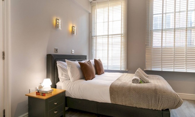 Nottingham City Centre Apartment | Central Gem | Plush Beds -Walk to Attractions! | Pass the Keys