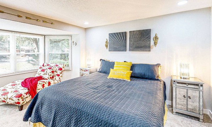 Pensacola Heights House | Central Home with Large Yard, Full Kitchen, Private Washer/Dryer & Smart TVs