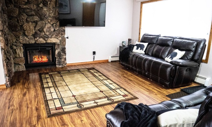 Scenic Foothills House | Central Location, Private Yard, Modern and Comfy Furnishings, Family Friendly