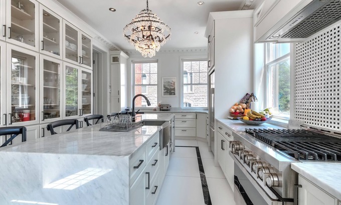 Quartier des Spectacles House | Central - Luxurious Mansion 7 Bedrooms 9000sqft