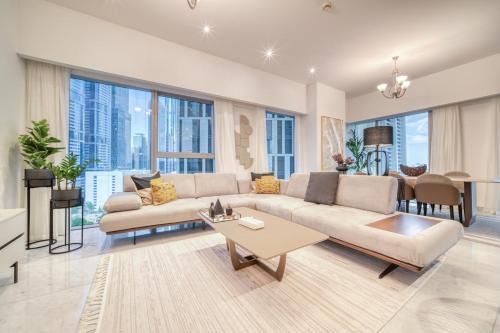 DIFC Apartment | Central Park Towers, City View - DIFC - Mint Stay