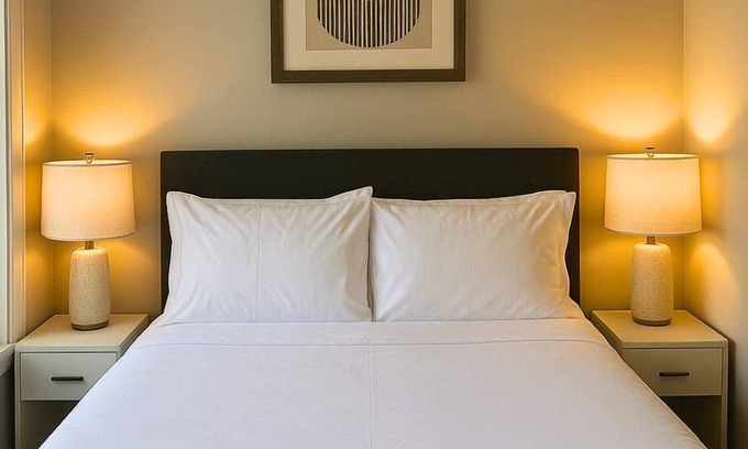 Southwark Apartment | Central Philly Spot | 2BD Apt | 4 Inviting Beds