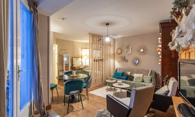 Cauterets Apartment | Central studio 2-4, equipped terrace, near spa and hikes