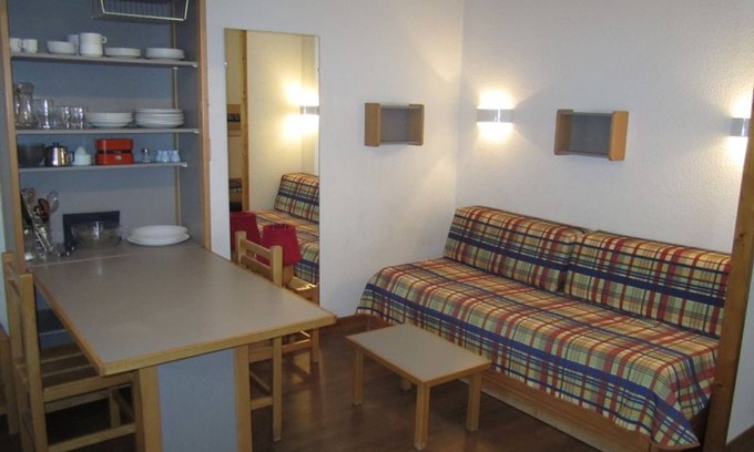 Brides-les-Bains Apartment | Central Studio for 4 with Balcony, Parking, and Wi-Fi near Ski Lift