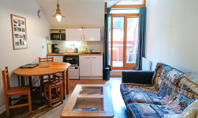 Brides-les-Bains Apartment | Central Studio with Balcony, Wi-Fi, Parking Near Thermes and Ski Lift in Brides-les-Bains