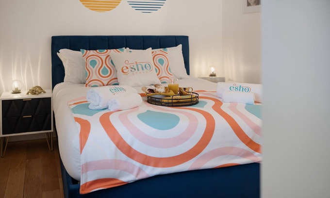 Gloucester Apartment | Centrally located Smart TV WiFi