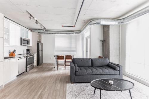 Gateway District Apartment | Centrally Located DT Luxury Apts at City Club