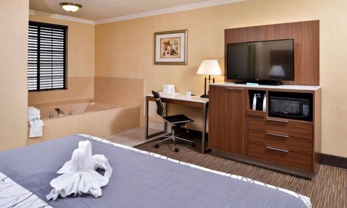 Hollywood Hotel | Centrally Located Hollywood Room Ideal for Exploring Top LA Landmarks