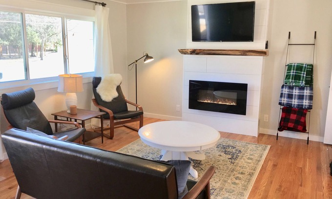 Lincoln House | Centrally Located Home With Self Check-In