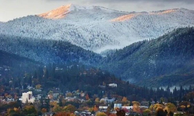 Ashland Apartment | Centrally located Siskiyou mountain house studio