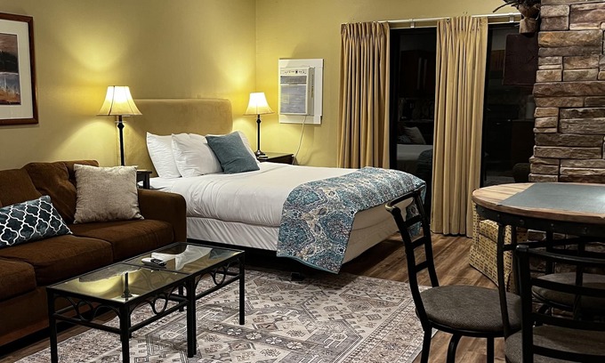 North Park City Condo | Centrally Located Studio Condo, minutes from Main St and Skiing!