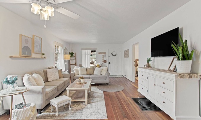 Garden District House | Centrally located house downtown