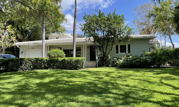 Coral Gables House | Centrally located, beautiful Coral Gables family home!