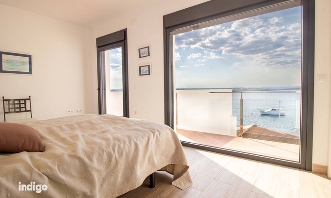 Ayamonte House | Centre of Ayamonte with stunning Views DEK001