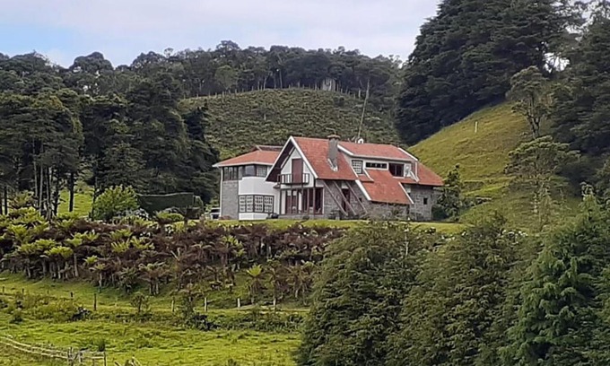 Cunha House | Chácara com Wi-Fi, churrasqueira e lazer em Cunha