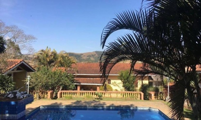 Bairro Canedos House | Chácara das Violetas