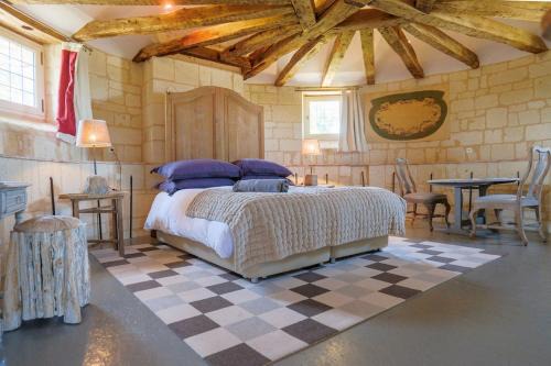 Candes-Saint-Martin Bed & Breakfast | Château de Candes - Art & Spa