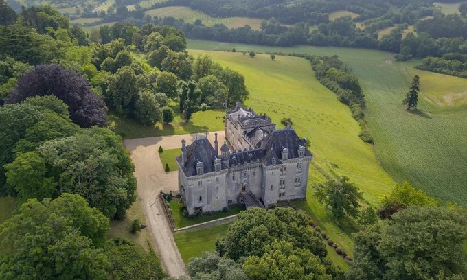 Grand-Brassac Bed & Breakfast | Château de Montardy