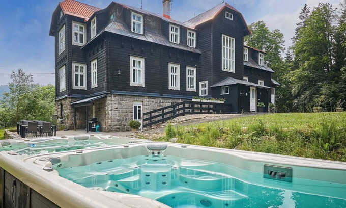 Josefov Dul House | Château Josefův Důl by Interhome