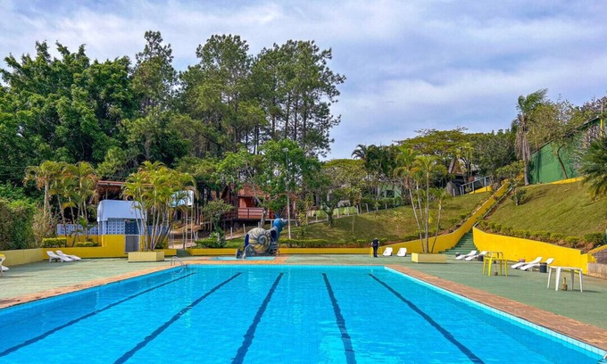 Itu Ski Chalet | Chalé em camping pago a parte com lazer - Itú/SP