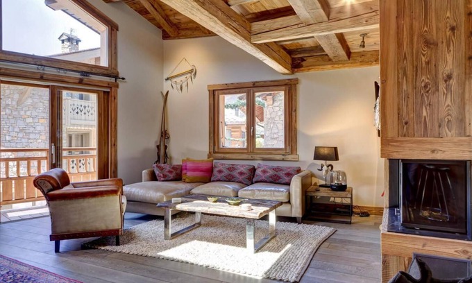 Le Praz Ski Chalet | Chalet, 200m from ski slopes, balcony, fireplace or stove, tv, 150m², Courchevel