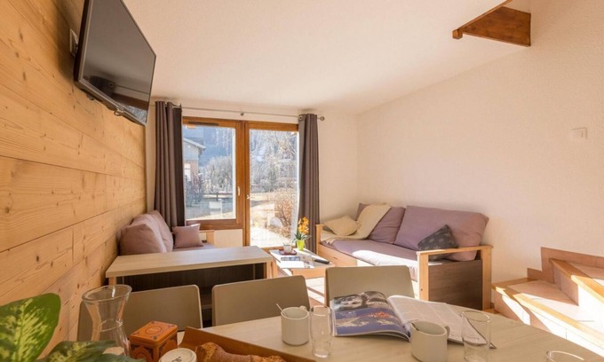 La Salle-les-Alpes Ski Chalet | Chalet, 300m from ski slopes, terrace, parking, tv, 43m², Serre Chevalier