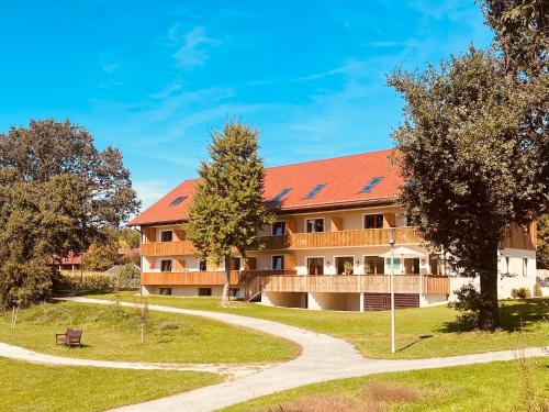Bad Birnbach Hotel | Chalet An der Brunnader-Ihr perfekter Rückzugsort in der Bayerischen Toskana-Überwiegend mit Klima-3Geh-Min zur Therme